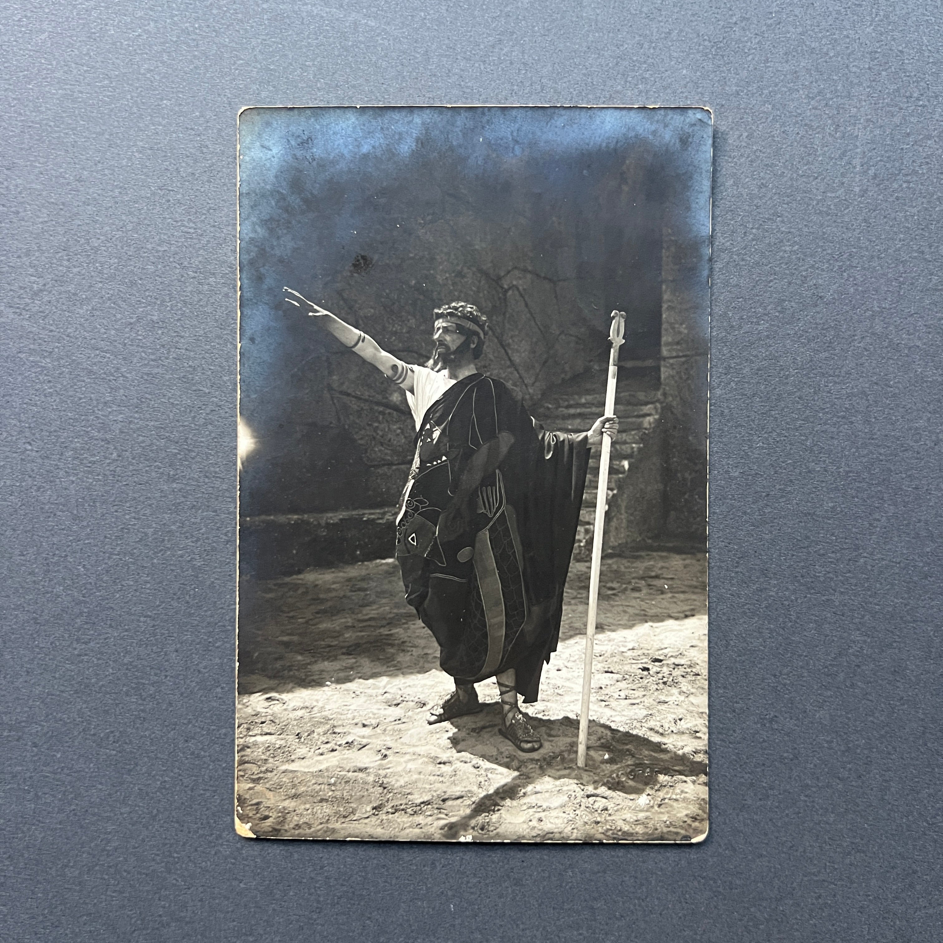 Duilio Cambellotti (Scenografia), Antigone, Cav. Cannarella fotografo