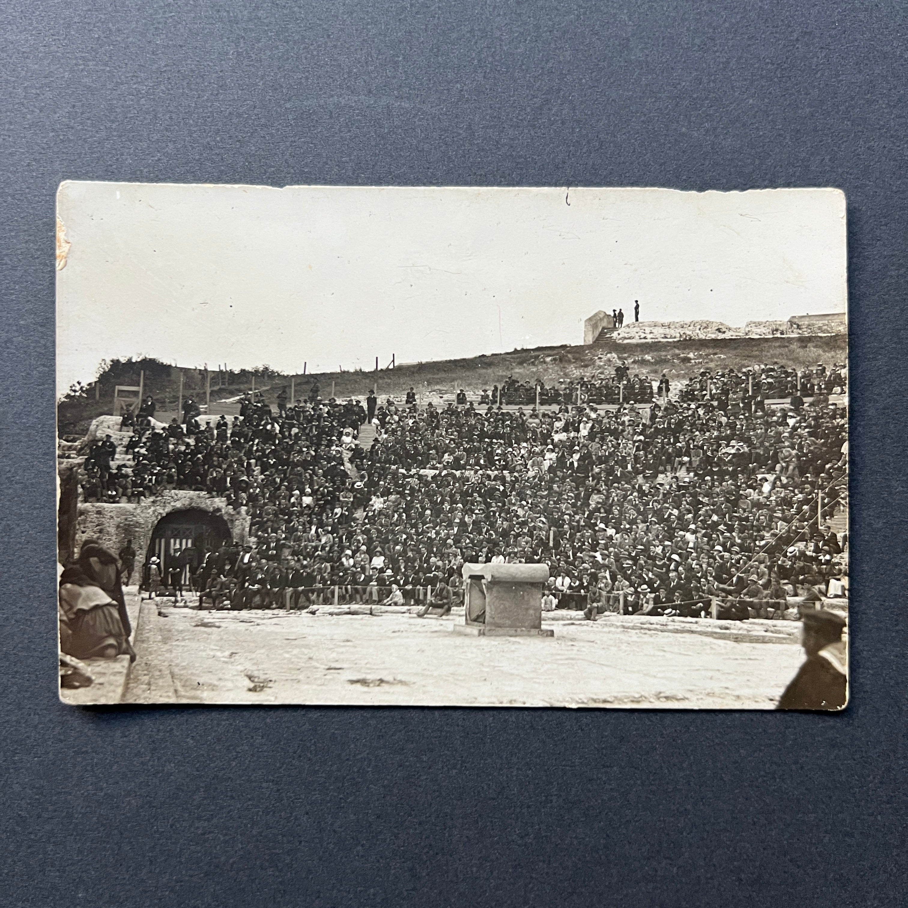 Duilio Cambellotti (Scenografia), Antigone, Cav. Cannarella fotografo