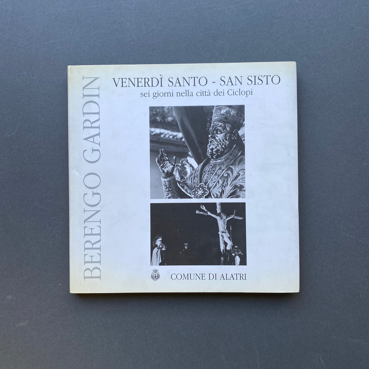 Gianni Berengo Gardin, Venerdì Santo - San Sisto. Sei giorni nella città dei ciclopi
